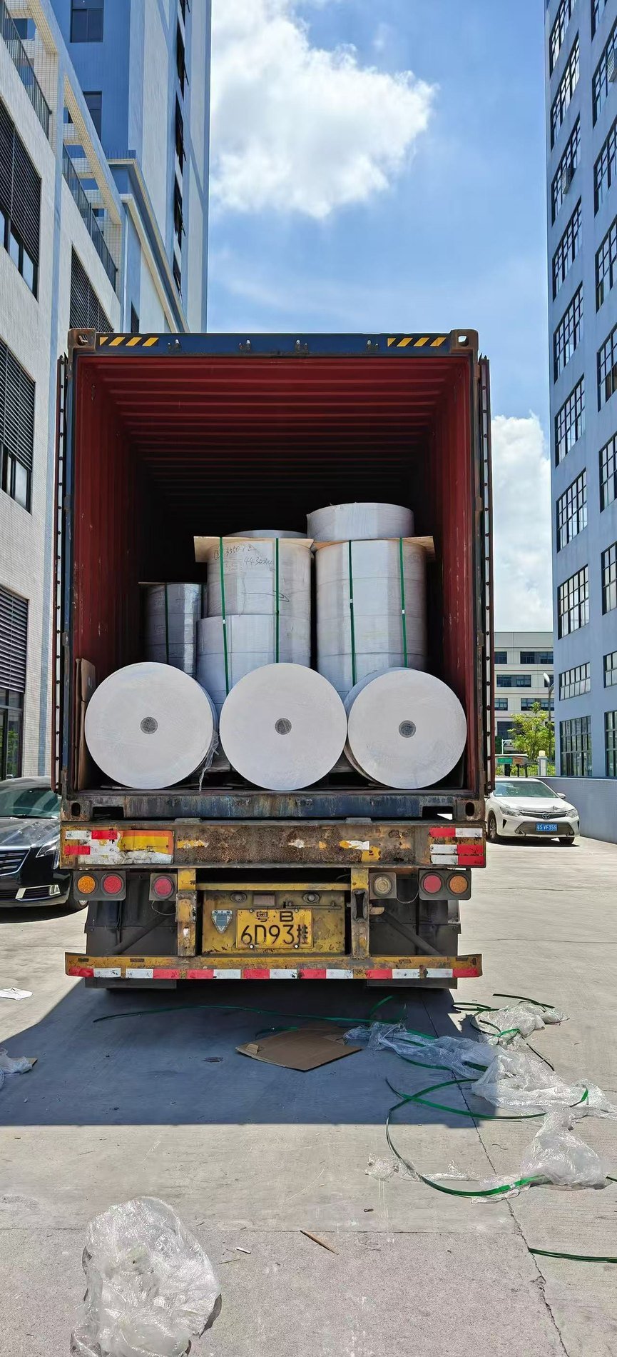 XIYONG PACK factory container loading with packaging material rolls
