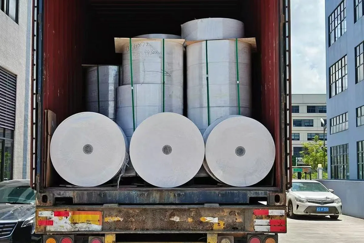 container loading packaging rolls